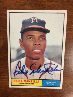 1961 Topps Autographed Felix Mantilla baseball card