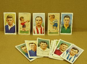 1939 Wills's Cigarettes 38 different tobacco cards of soccer (football) players